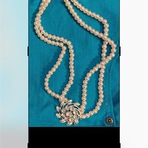 🔥 3/$12 Amazon Pearl Necklace with Silver Floral Pendant